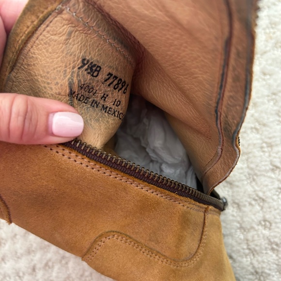 Tan Frye boots size 9.5 - Picture 4 of 4